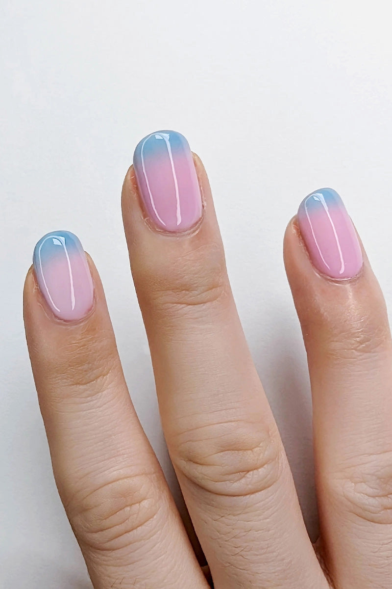 Blue & Pink Bisou Bisou Thermal Nail Polish - Image 3