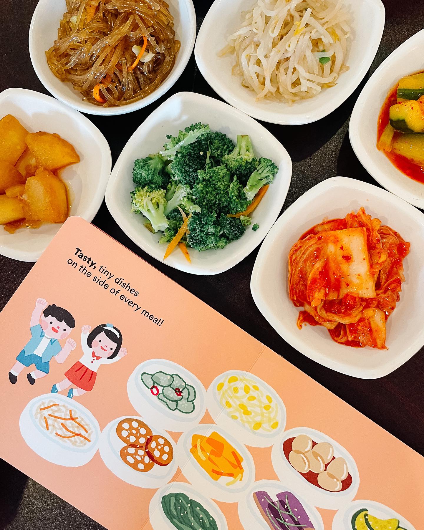 Big Cities. Little Foodies - Seoul Board Book By Cheryl Yau Chepusova & Isabel Foo - Image 2