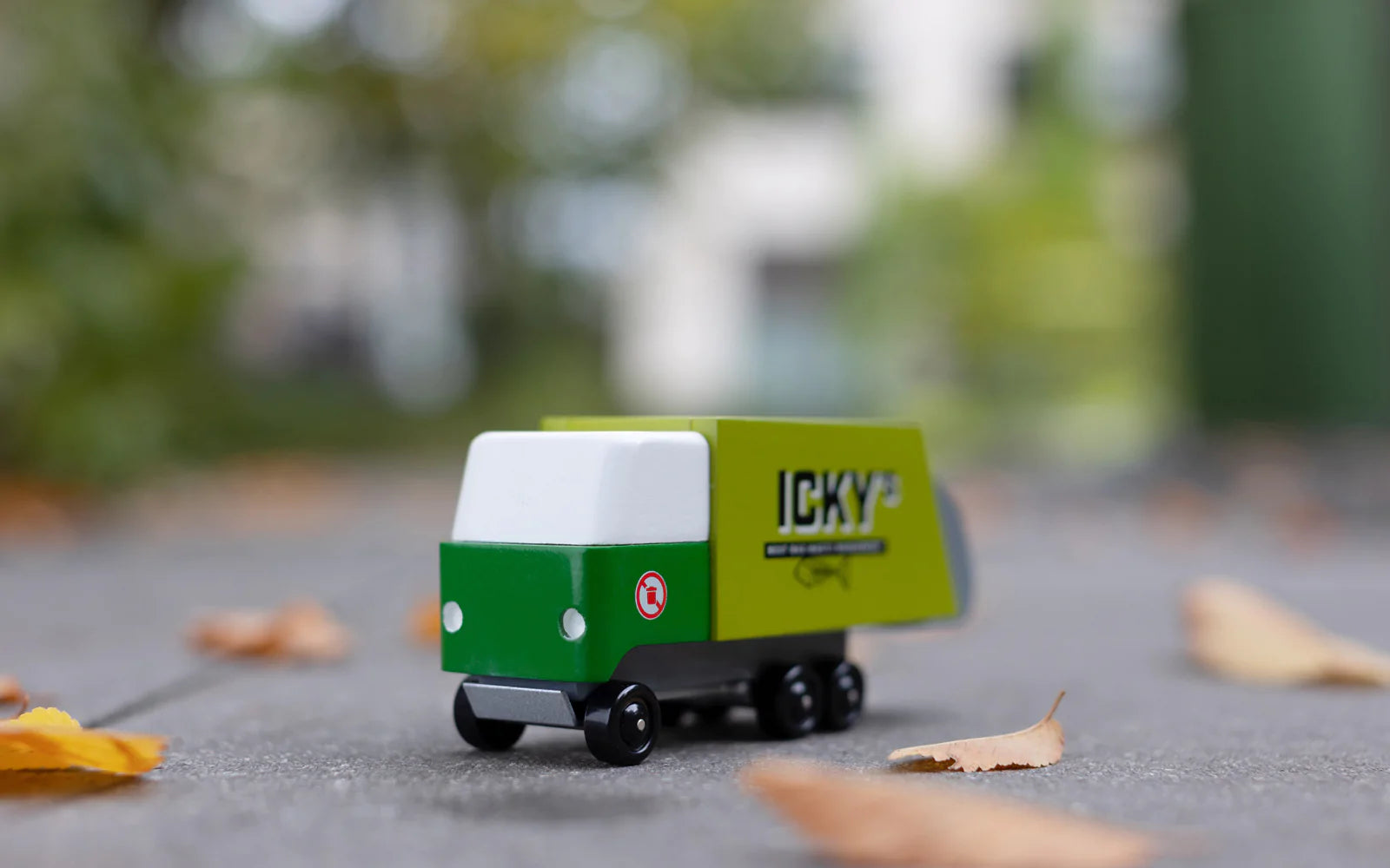 Icky's Garbage Truck - Image 4